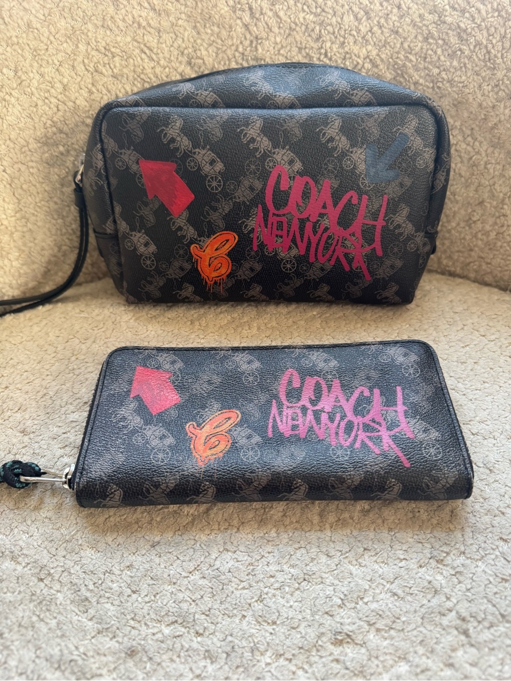 Coach Horse Carriage Graffiti Cosmetic Bag Wallet Set Black Multicolor